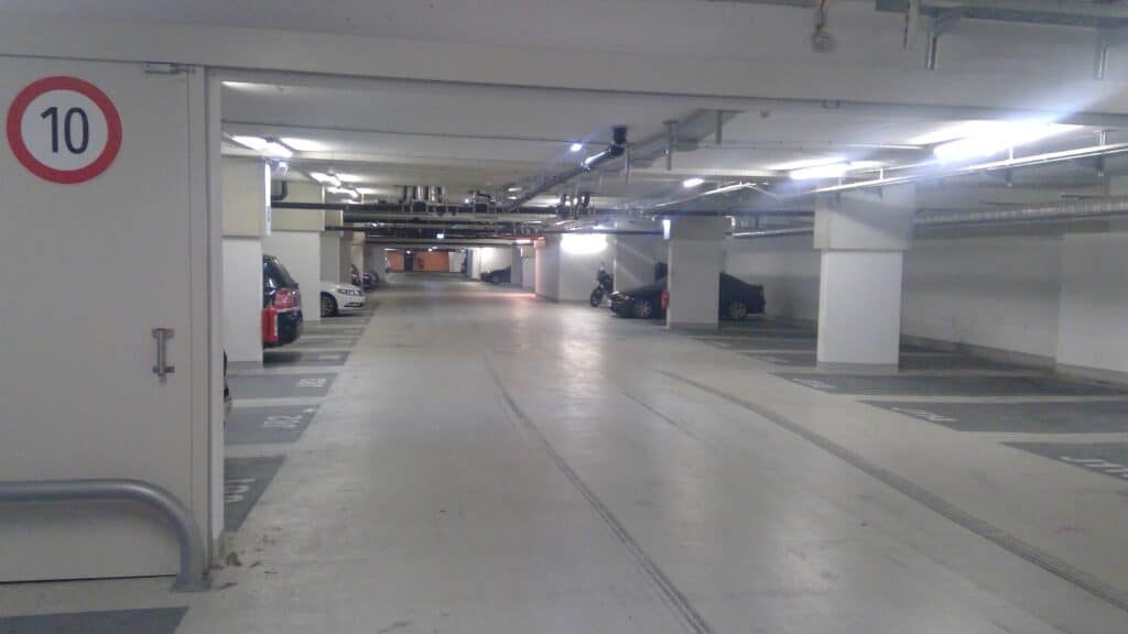 Innenansicht Garage Anna-Boschek-Platz